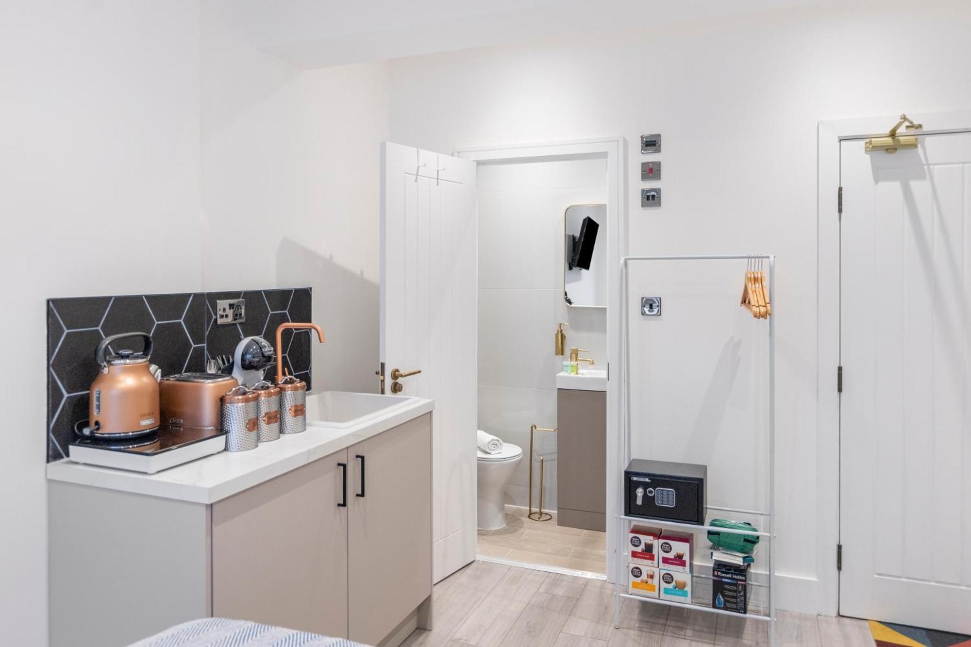 Minimalist Bliss With Refreshing Ambiance