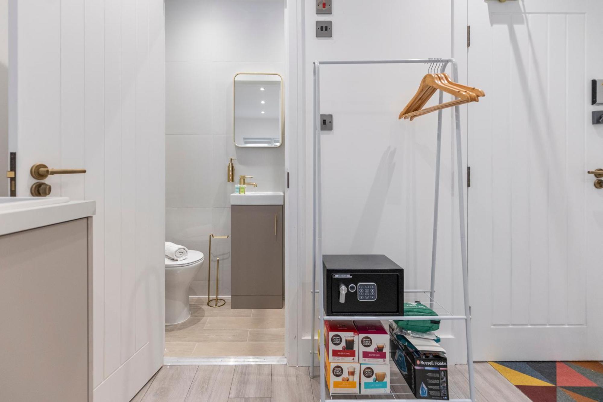 Minimalist Bliss With Refreshing Ambiance